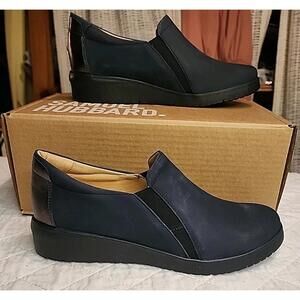 NIB Samuel Hubbard Women Marin Shoes Navy Nubuck Slip-Ons 8 WIDE Comfort Support